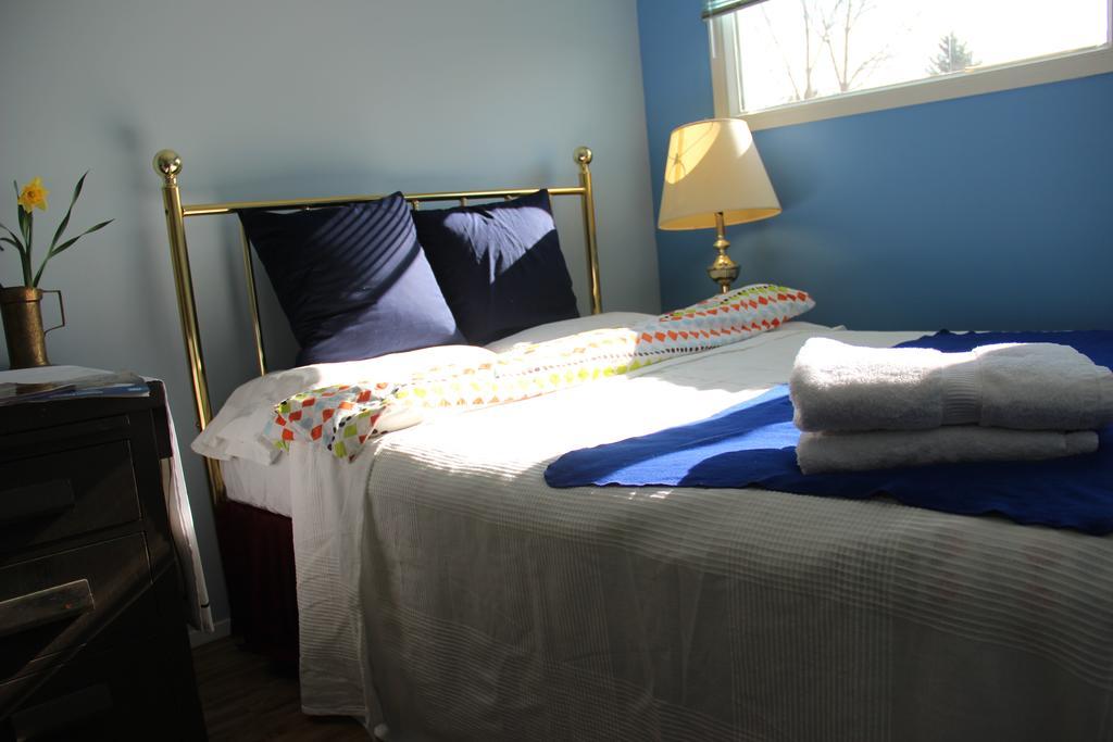 Winnipeg Homestay エクステリア 写真